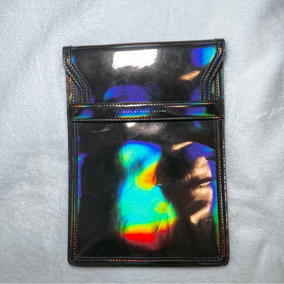 MARC By Marc Jacobs Halographic Iridescent Apple iPad mini Kindle Sleeve Case - Picture 1 of 7